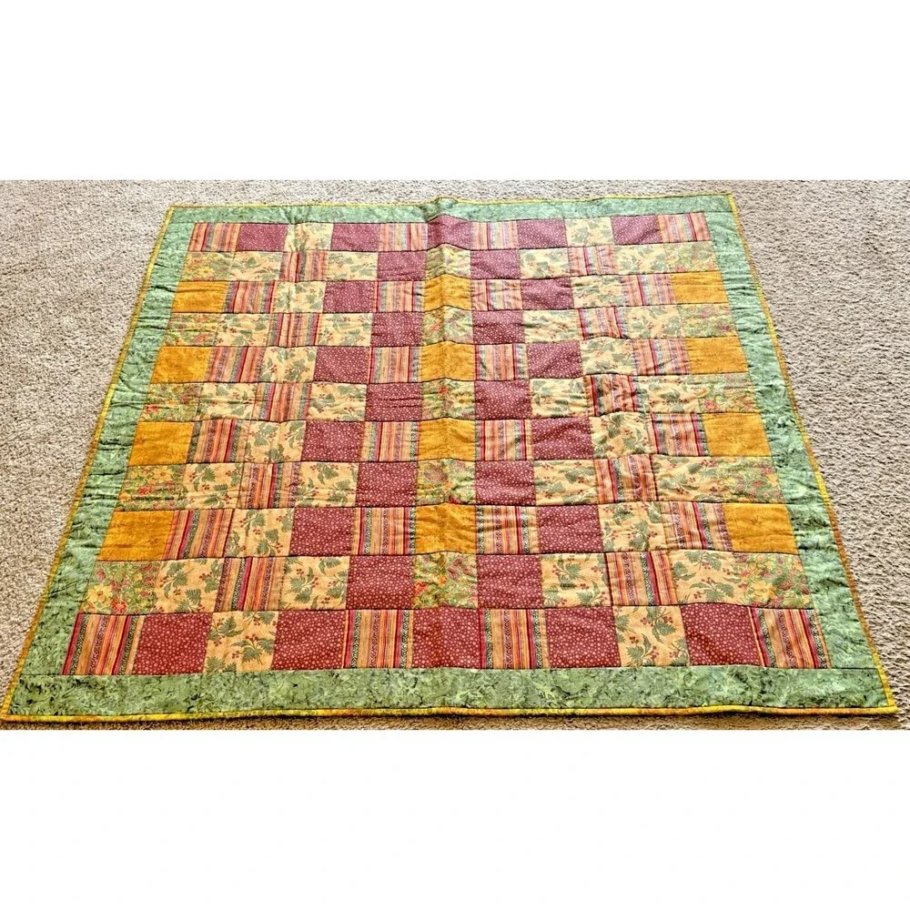 Vintage Handmade Patchwork Quilt Christmas Lap Blanket/Throw Fall/Harvest 48”